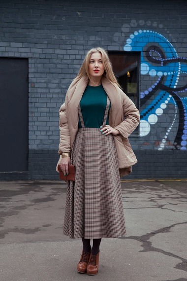 俄罗斯潮人初冬街拍 大衣外套围巾齐上阵