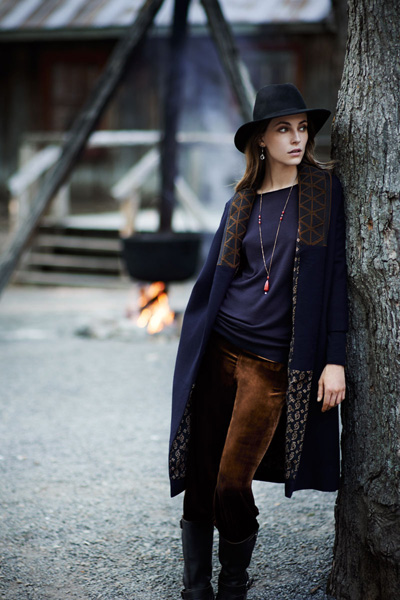 我有一个小木屋。Toast November Lookbook