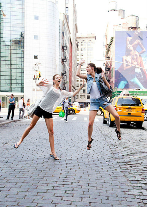 欧美潮女街拍　动感jump风