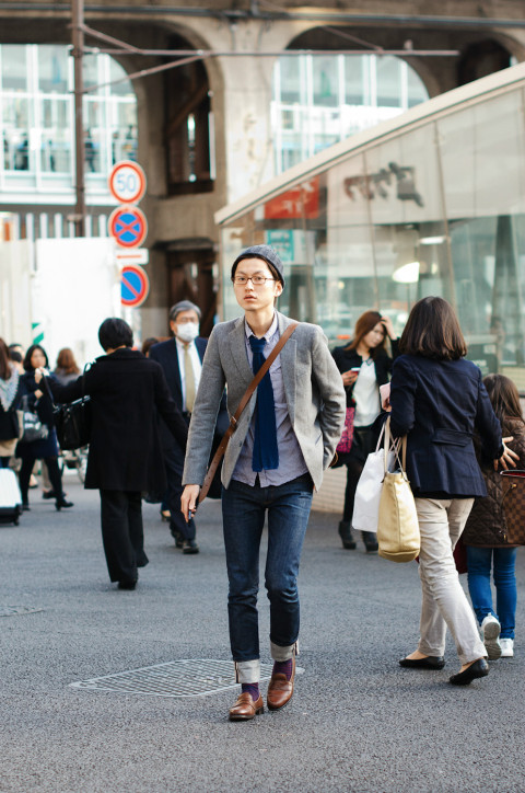 欧美型男街拍　卷裤脚释放内心闷骚