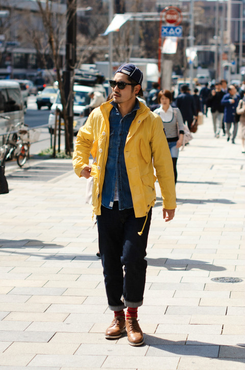 欧美型男街拍　卷裤脚释放内心闷骚