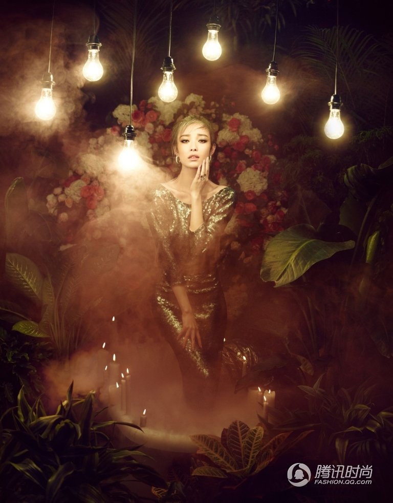 倪妮变身暗黑花仙子 花丛写真美似油画