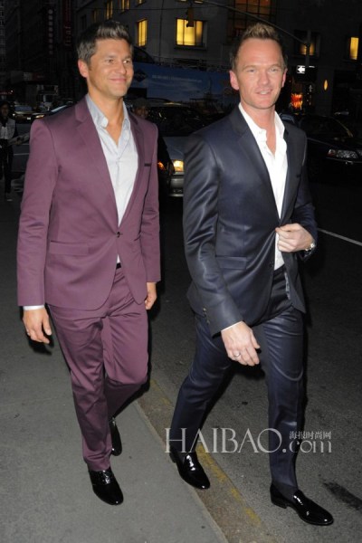 欧美明星同性情侣街拍合辑：哪对更有爱？