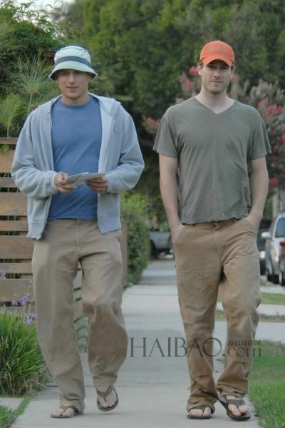 欧美明星同性情侣街拍合辑：哪对更有爱？