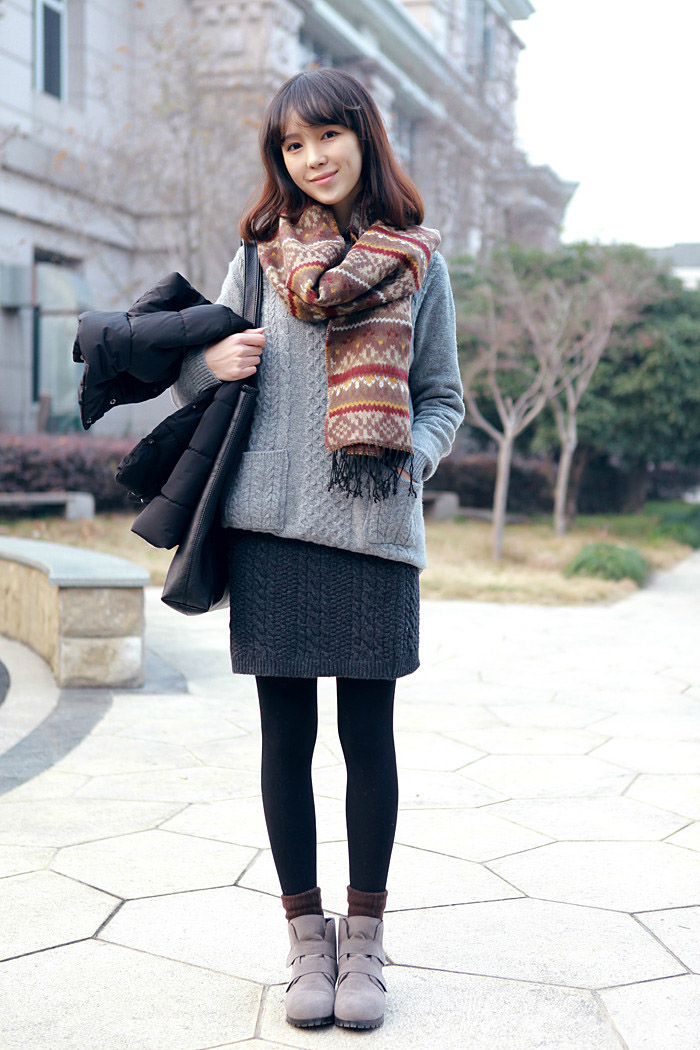 2013年12月杭州潮女街拍 美丽优雅的冬装混搭术