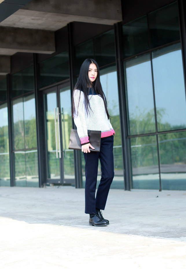 2013年12月杭州潮女街拍 美丽优雅的冬装混搭术