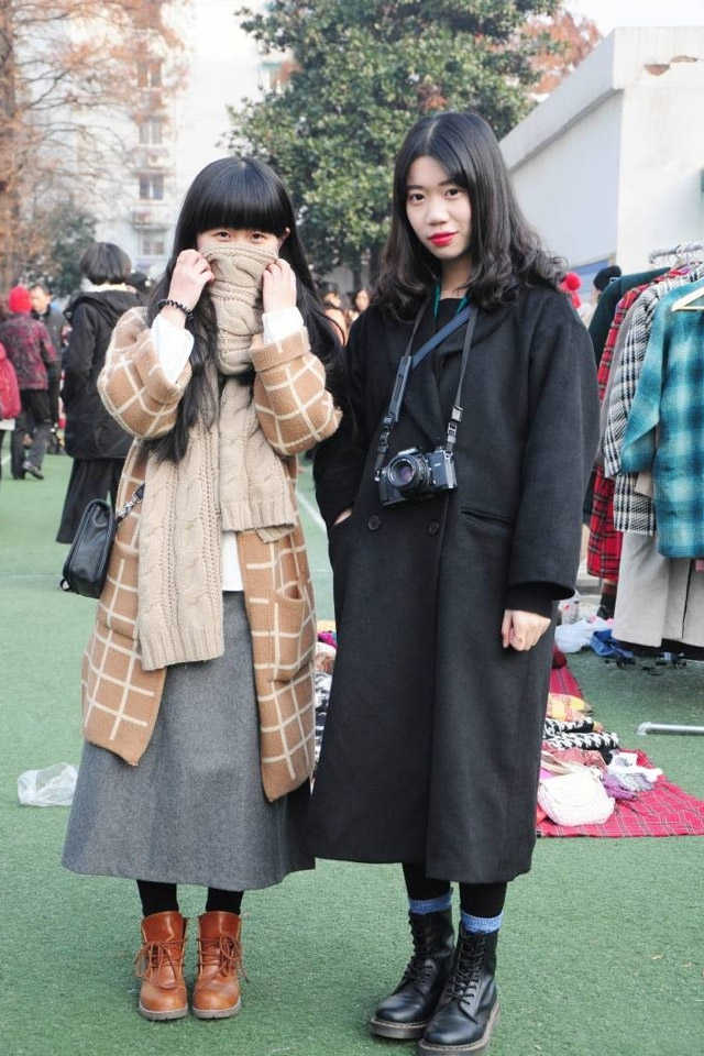 2013年12月杭州潮女街拍 美丽优雅的冬装混搭术