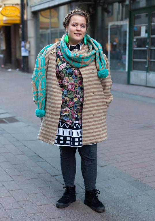 2013年12月赫尔辛基潮女街拍精选 冬季里的厚实搭配