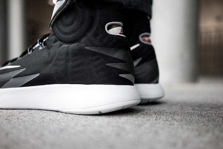 NBA 新秀 凯里·欧文 专属鞋款 Nike Zoom HyperRev Black