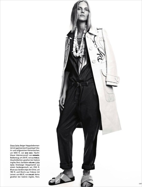 超模苏薇登德版《Vogue》封面 大秀中性风潮