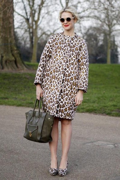 欧美潮女外套街拍 缤纷样式才够味