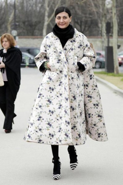 欧美潮女外套街拍 缤纷样式才够味