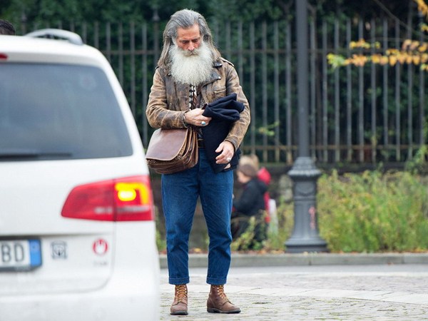 时尚不分年龄 男装周街拍大爷大叔来抢镜