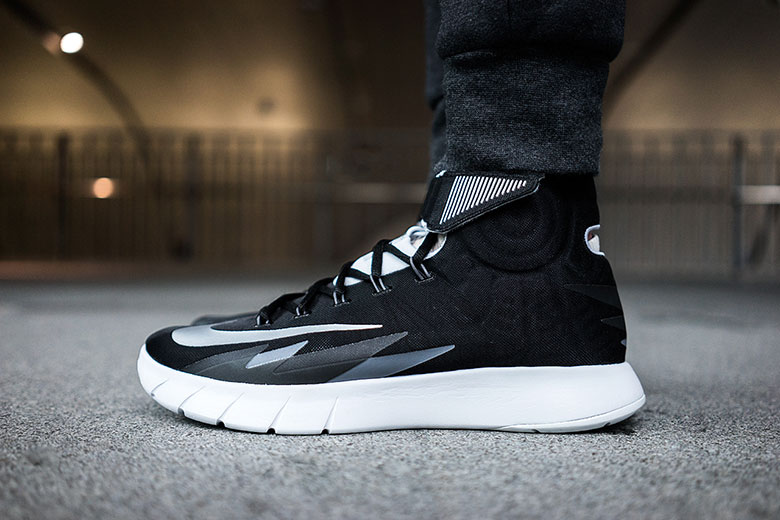 NBA 新秀 凯里·欧文 专属鞋款 Nike Zoom HyperRev Black