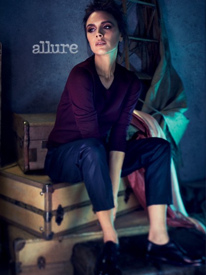 维多利亚妩媚登封面 柔美色调大秀女王气场