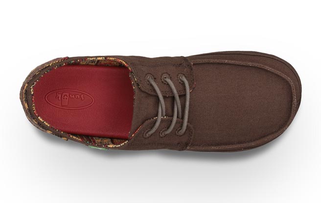 美国加州手工鞋品牌 SANUK 推出窄版修長款帆船鞋 MAINSTAY