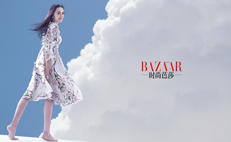 姚晨开春杂志封面 彩裙斑斓漫步云端