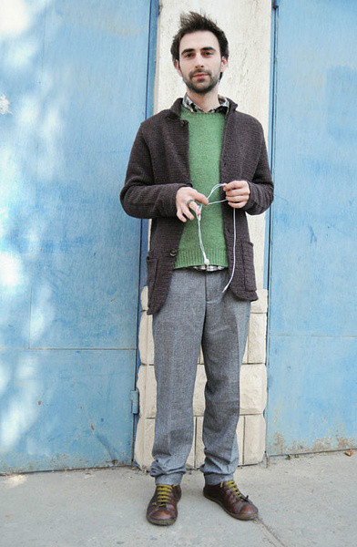 2014年3月型男街拍 简约装扮显时尚气质