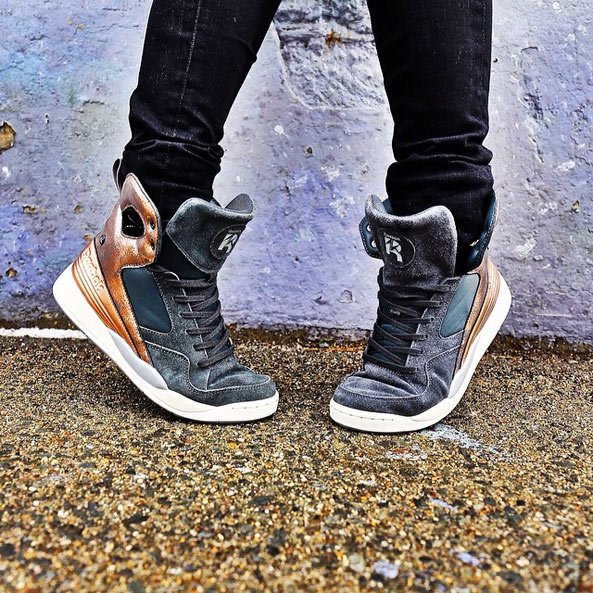 冬季大家都穿哪款Reebok鞋？來看看简单却不无聊的运动鞋街拍秀