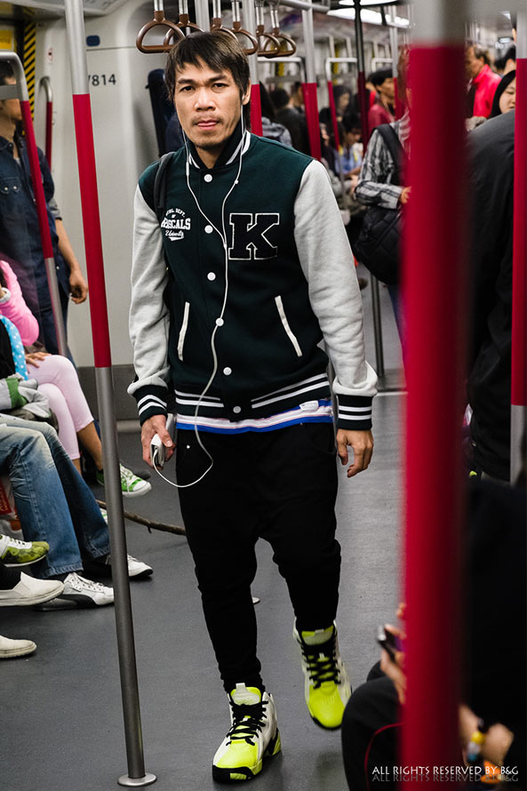 冬季大家都穿哪款Reebok鞋？來看看简单却不无聊的运动鞋街拍秀