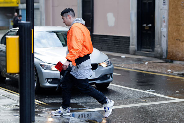 冬季大家都穿哪款Reebok鞋？來看看简单却不无聊的运动鞋街拍秀