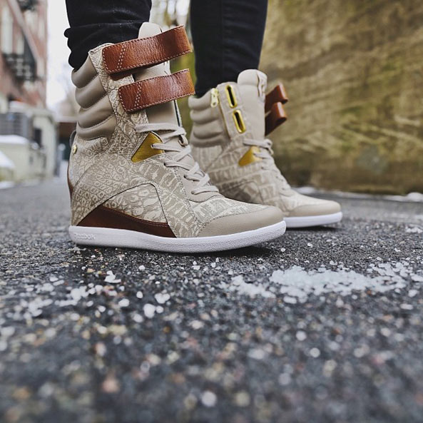 冬季大家都穿哪款Reebok鞋？來看看简单却不无聊的运动鞋街拍秀