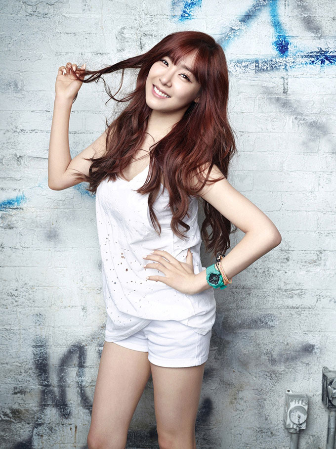 亚洲偶像人气团队少年时代共庆 BABY-G 20周年活动派对