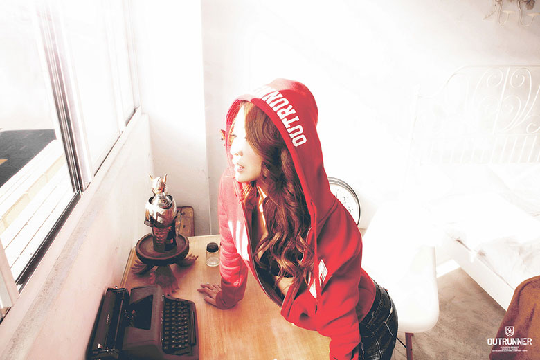 性感火热的街头女孩 OUTRUNNER 2014造型搭配