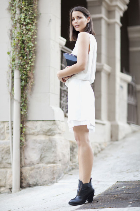 澳洲时尚博主Sara Donaldson简洁优雅风格穿搭秀