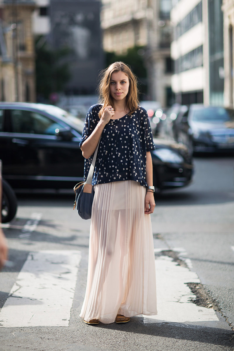 2014年3月29日欧美街拍 春季里的短裙风格秀