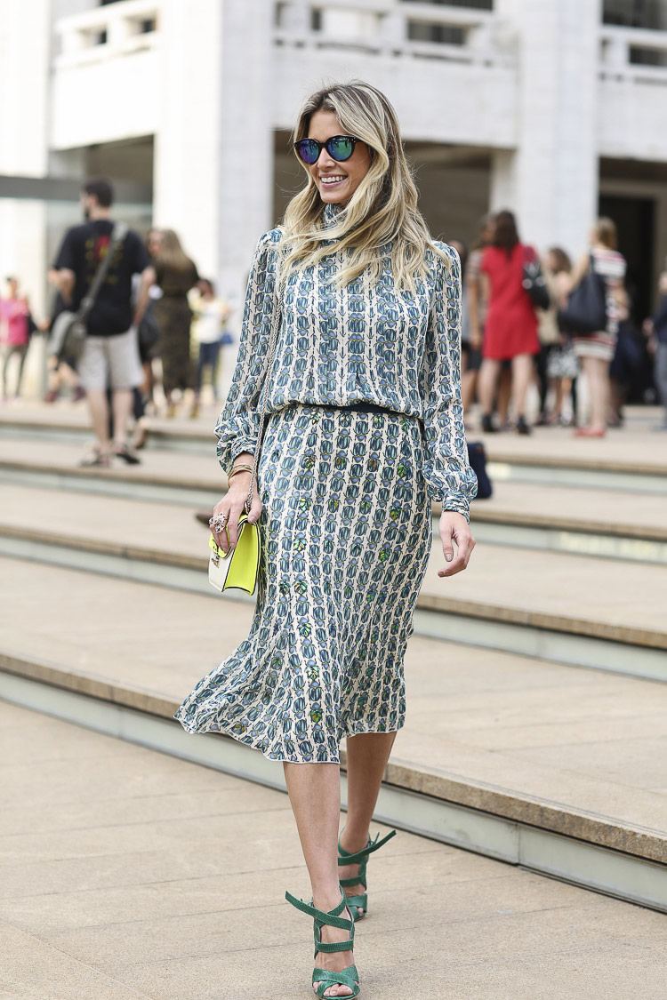 2014年3月29日欧美街拍 春季里的短裙风格秀