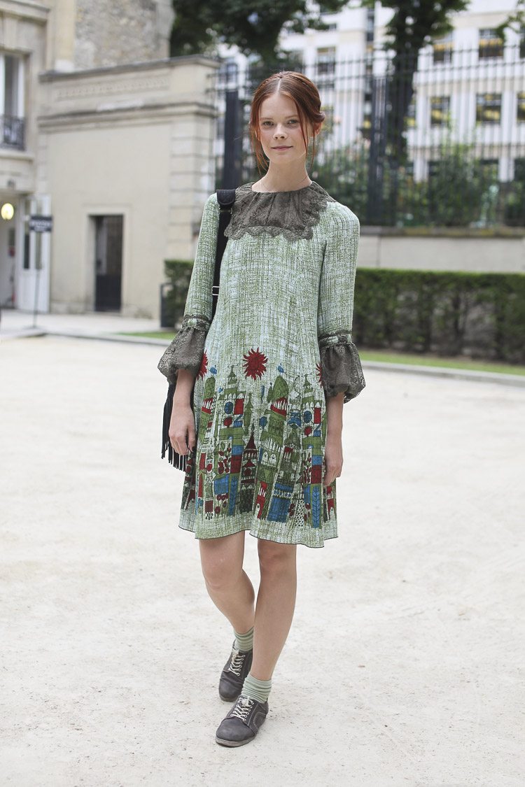 2014年3月29日欧美街拍 春季里的短裙风格秀