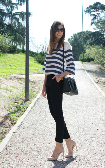 西班牙潮女街拍 时尚休闲的街头格调