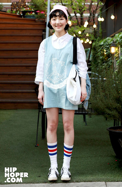 4月30日韩国潮人街拍 春季活力亮色系搭配