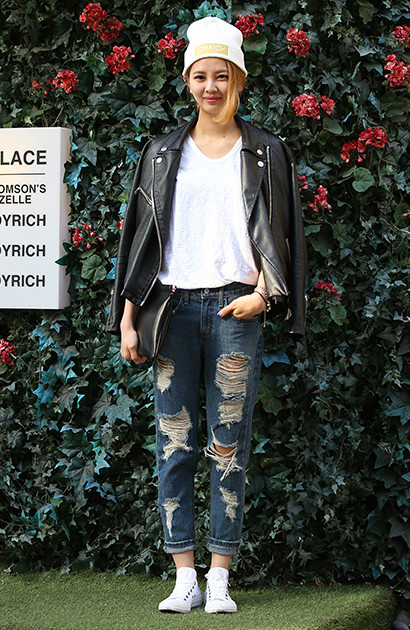 时尚街拍 看潮人春日做率性假小子