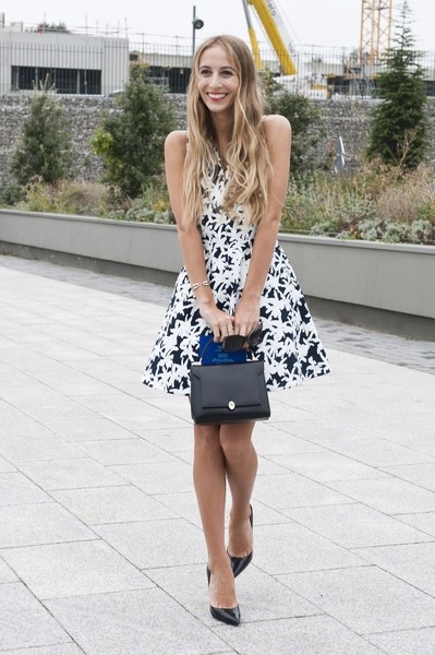 街拍爱精致 就要优雅复古风