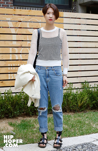 韩国潮人街拍 繁复夸张的剪裁与其层次感