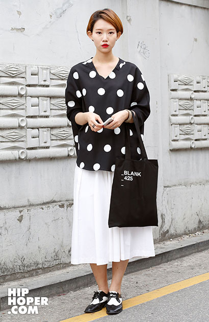 韩国潮人街拍 繁复夸张的剪裁与其层次感