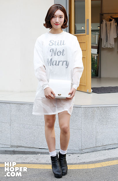 韩国潮人街拍 繁复夸张的剪裁与其层次感