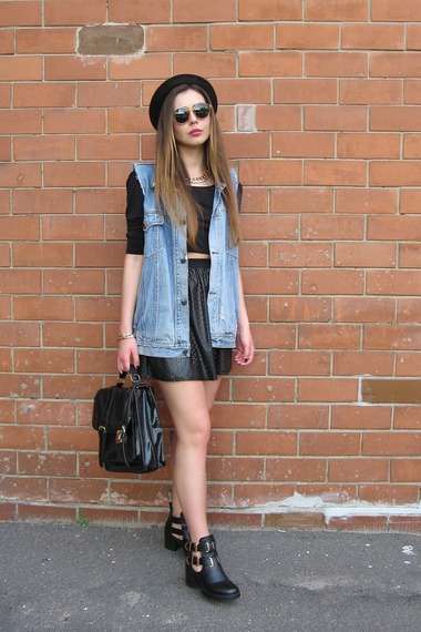 俄罗斯夏日街拍 看姑娘们的优雅美搭