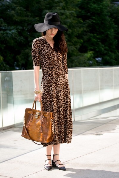 欧美街拍 看潮人夏季帽子时尚风情