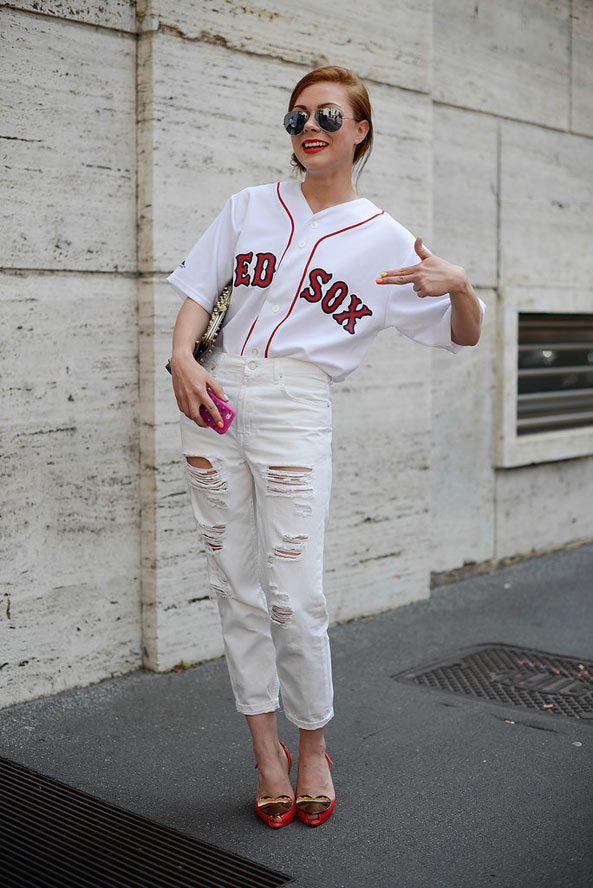 时尚气势、简单洋装、清凉镂空、运动风…　就让街拍来教你热毙的夏天要怎么穿吧！