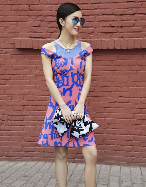 肖雨雨早秋炫彩街拍 七面娇娃时髦有范儿