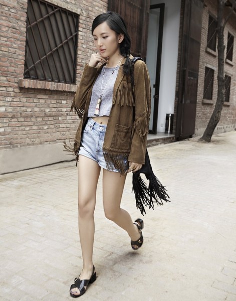 肖雨雨早秋炫彩街拍 七面娇娃时髦有范儿