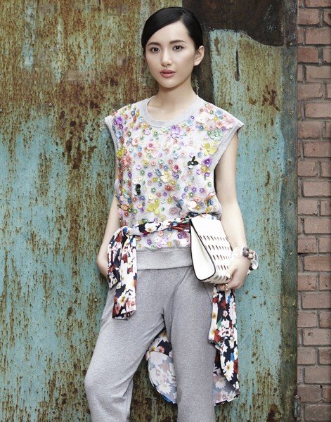 肖雨雨早秋炫彩街拍 七面娇娃时髦有范儿