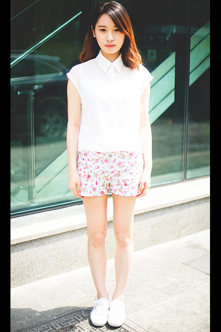 首尔潮人街拍：型格花卉图案装束特集