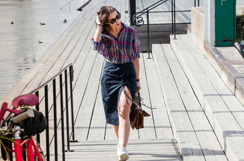 欧美时尚街拍 看运动球鞋打造休闲风格