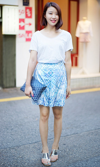 韩国街拍 学首尔女生半截裙街头搭配