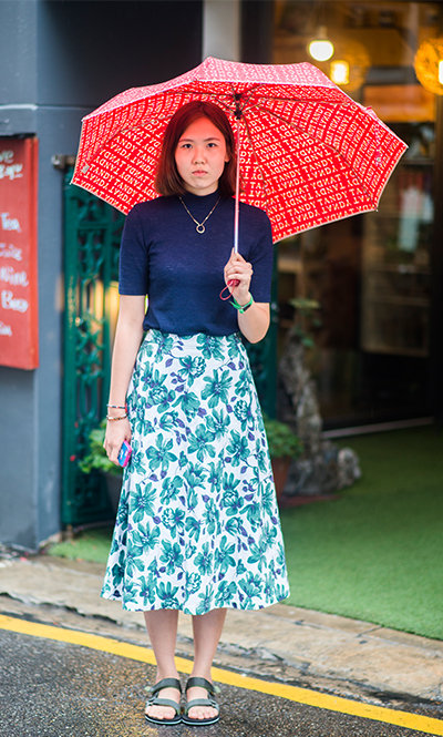 韩国街拍 学首尔女生半截裙街头搭配