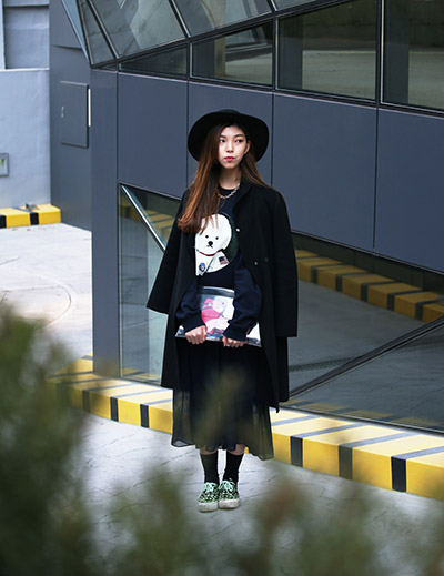 欧美街拍 看简单实用卫衣搭配法则